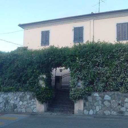 Terre Di Creta...Per Sognare Hotell Pomaia Exteriör bild