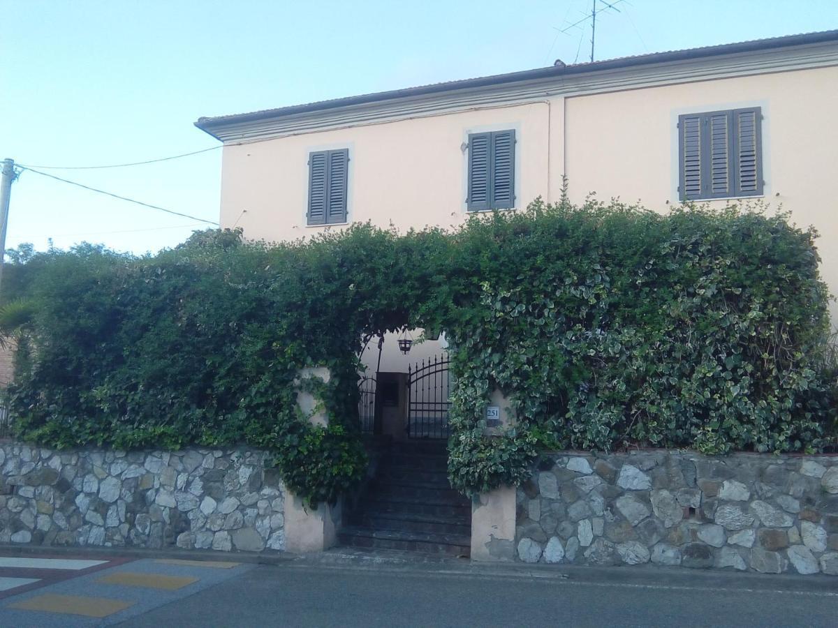 Terre Di Creta...Per Sognare Hotell Pomaia Exteriör bild